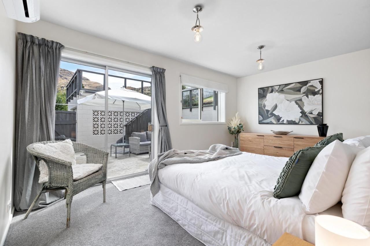 Lake And Mountain View Living Queenstown Exterior foto