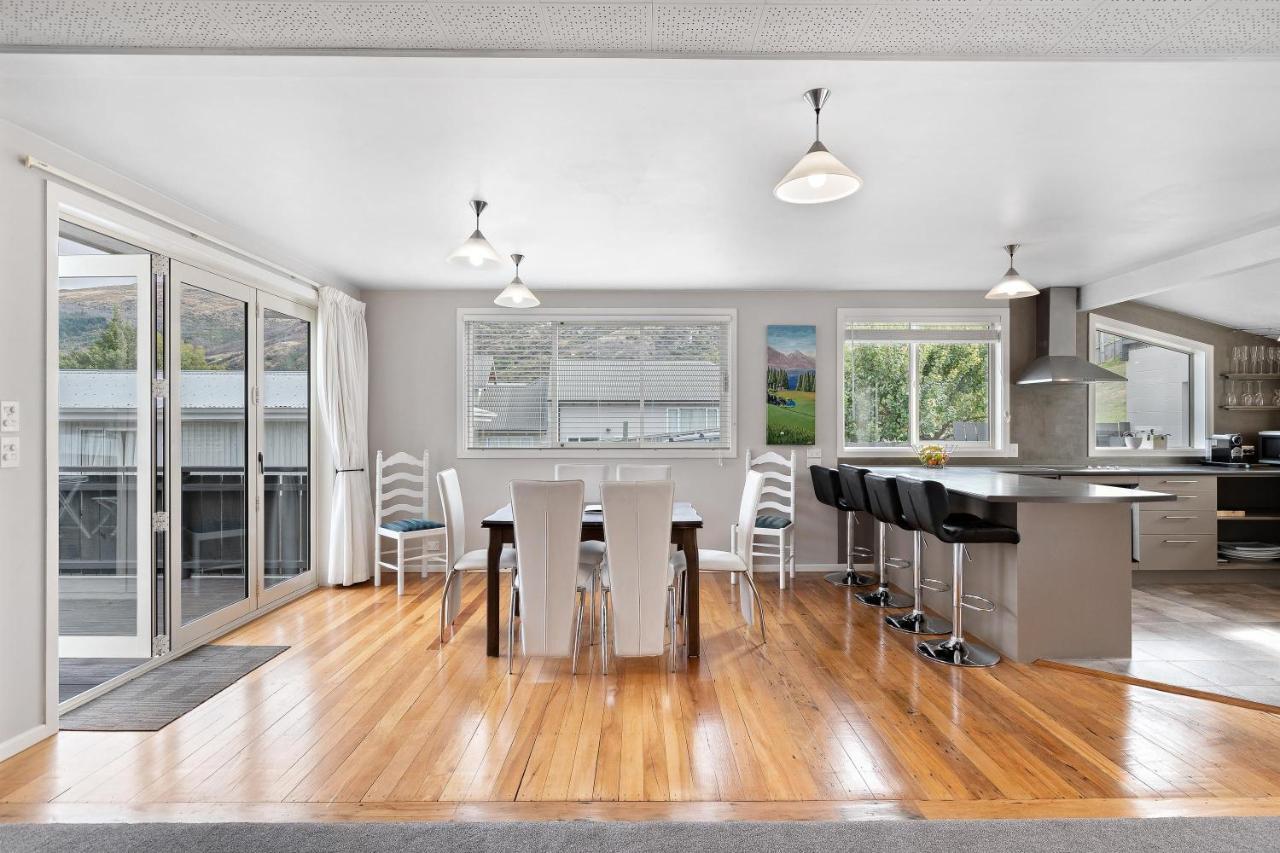 Lake And Mountain View Living Queenstown Exterior foto