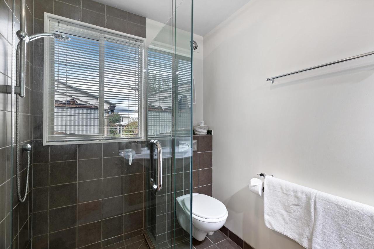 Lake And Mountain View Living Queenstown Exterior foto